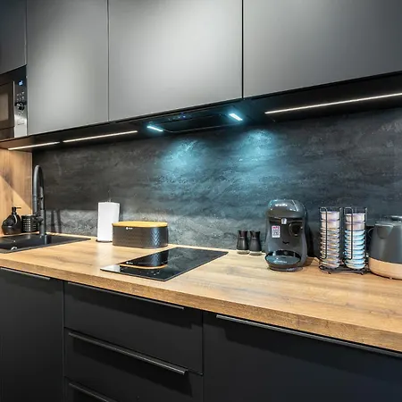 Sosnowa Prowincja W Szklarskiej Porebie. Gorski Z Jacuzzi I Sauna. Sklářská Poruba