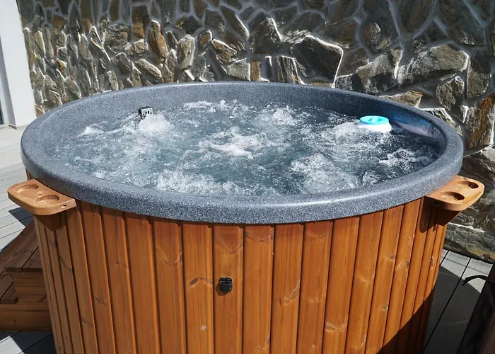 Sosnowa Prowincja W Szklarskiej Porebie. Gorski Z Jacuzzi I Sauna. Sklářská Poruba